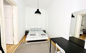 Best Location - Cozy City Centre Apartment